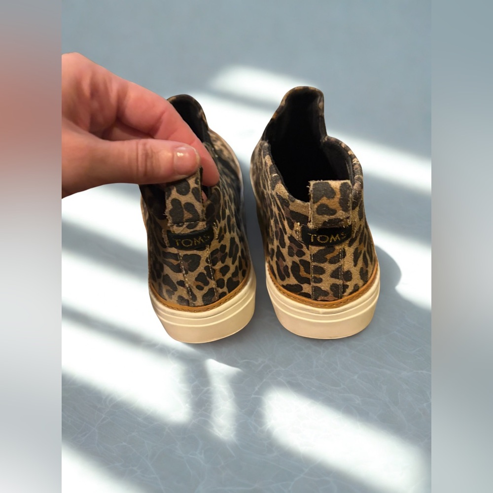 Leopard Print Tom’s - Picture 2 of 5